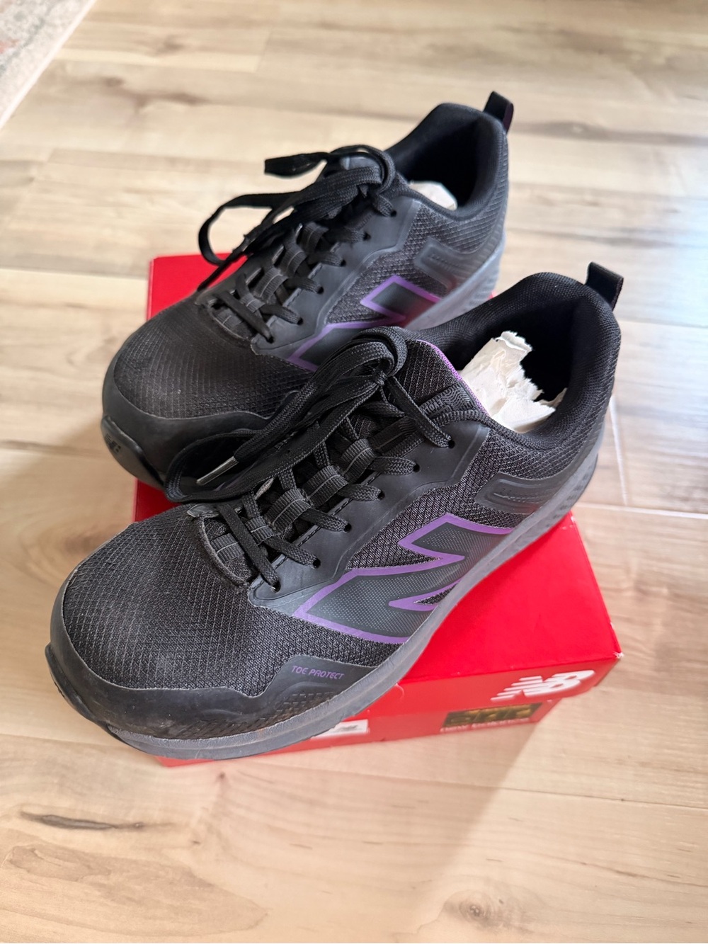 New Balance steel toe athletic shoe
